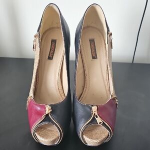 Suave Two-Tone Peep-Toe Heels with Gold Zip Detail - Black & Burgundy